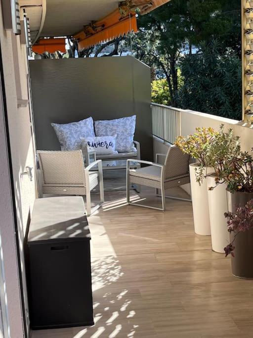 Appartement Avec Terrasse, Vue Jardin Et Piscine 앙티브 외부 사진