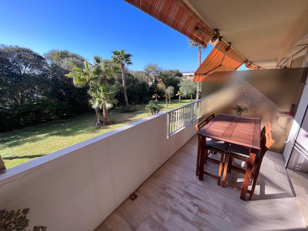 Appartement Avec Terrasse, Vue Jardin Et Piscine 앙티브 외부 사진