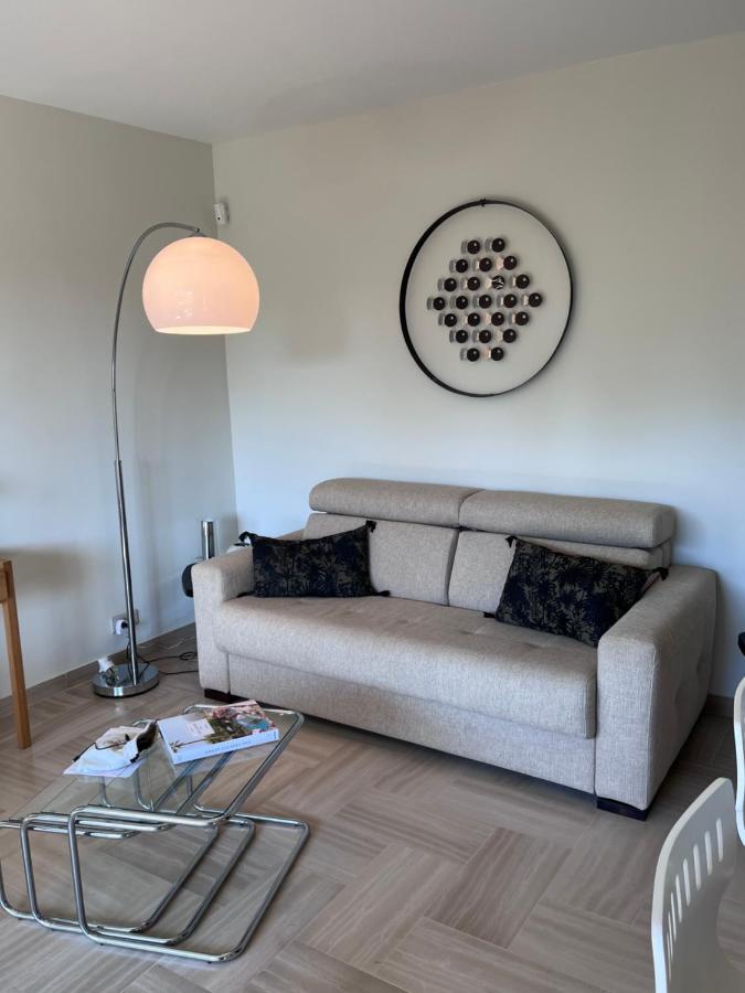 Appartement Avec Terrasse, Vue Jardin Et Piscine 앙티브 외부 사진